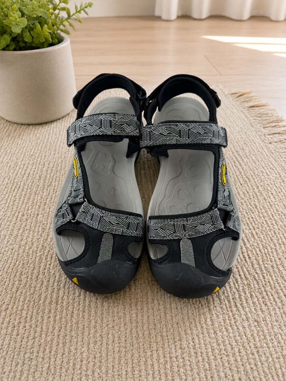 CAMEL CROWN Men’s Waterproof Closed Toe Hiking Sandals Gray Black Size 12.5